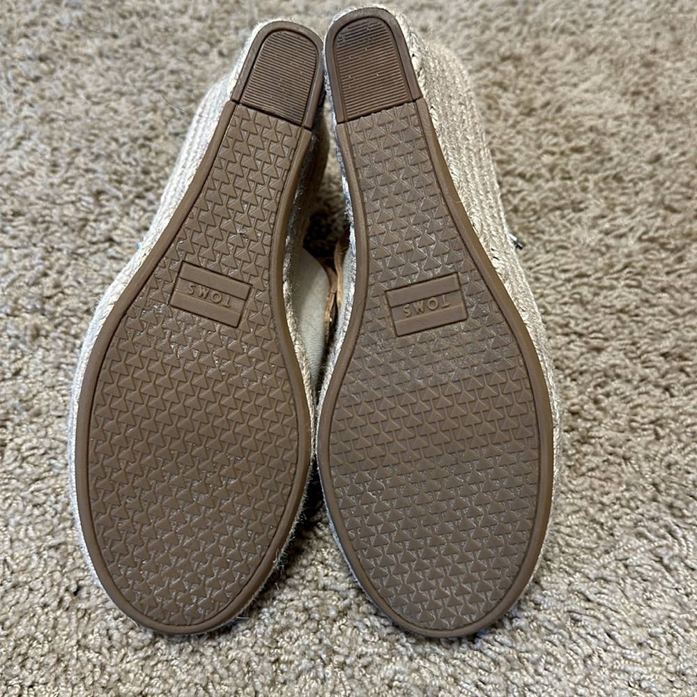 Toms Wedges size 7.5 - Picture 5 of 6